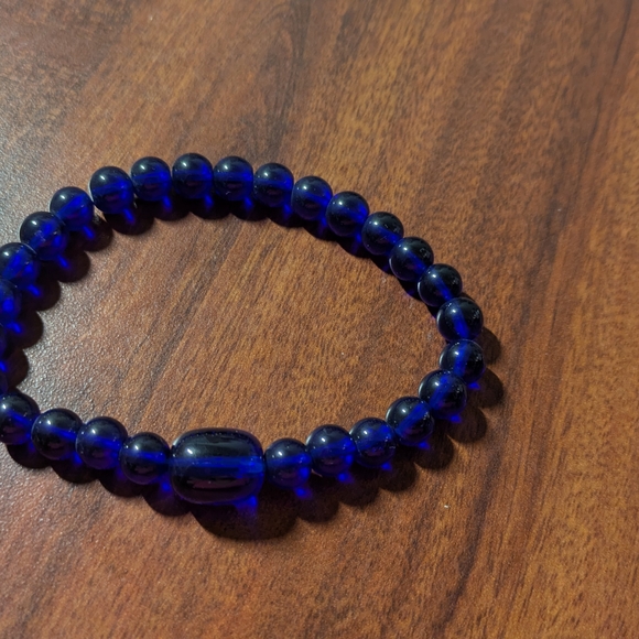 Stretchy Blue, Black and Clear Beaded Bracelets Set - Picture 3 of 6